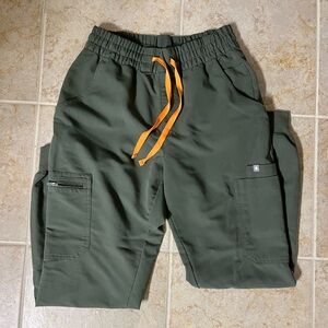 Figs Moss High Waisted Uman jogger scrub pants